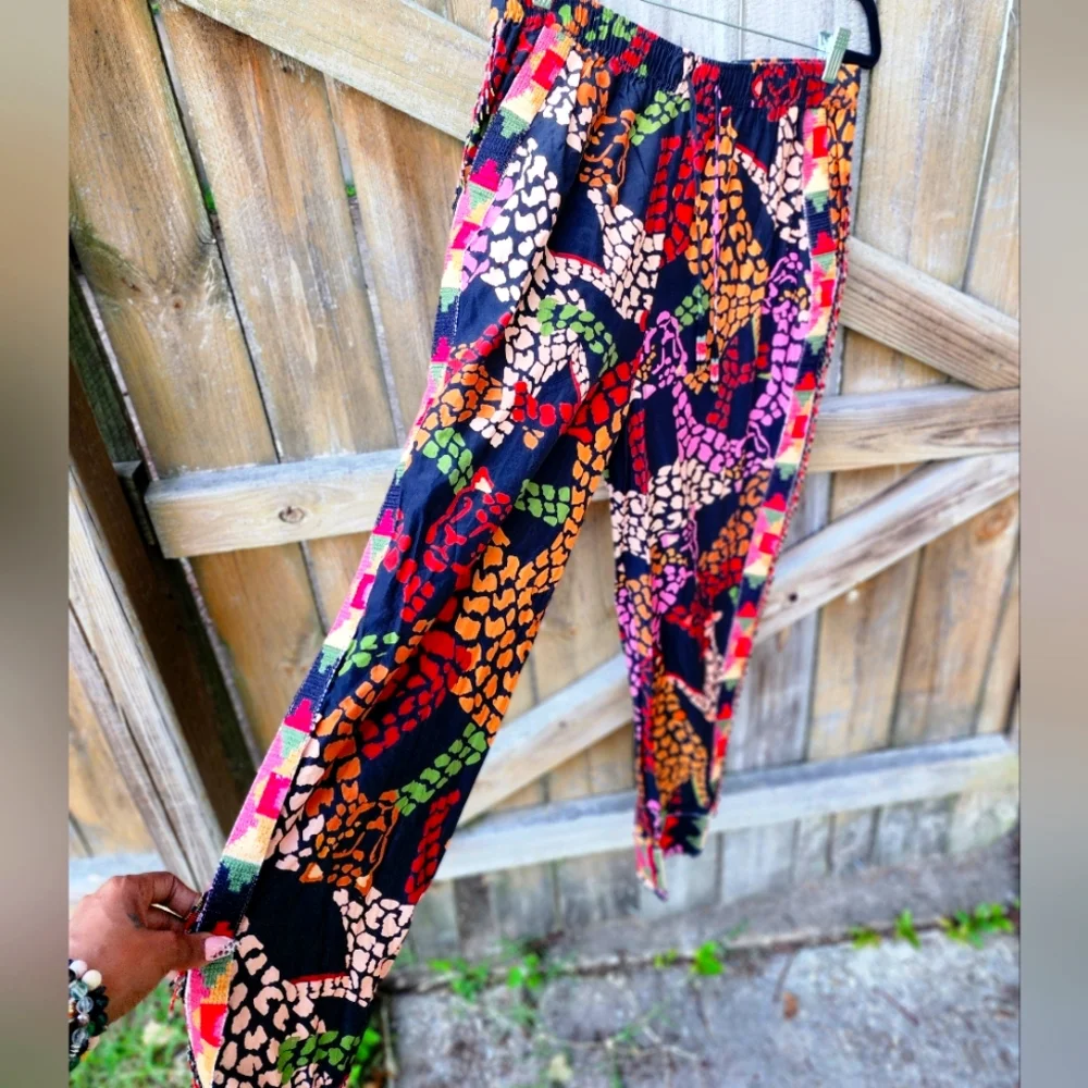 Farm Rio Colorful Abstract Patterned Pants - Picture 2 of 4